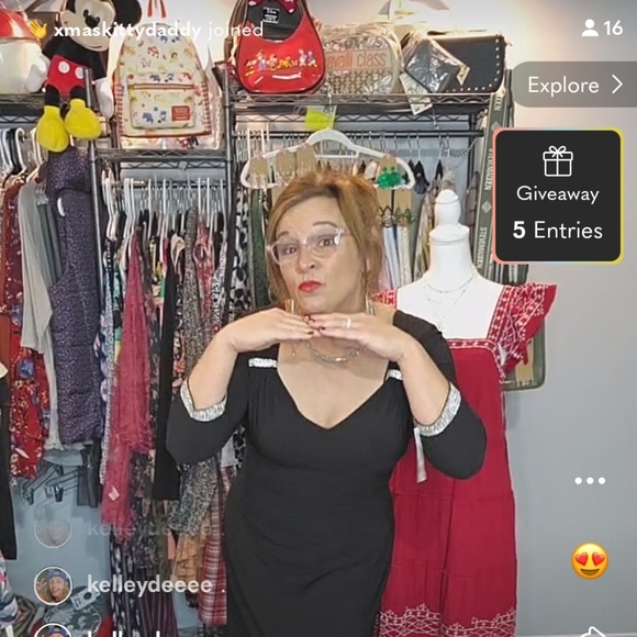 🤘The Motley Cruise April 4th- Blast From The Past - Picture 6 of 12